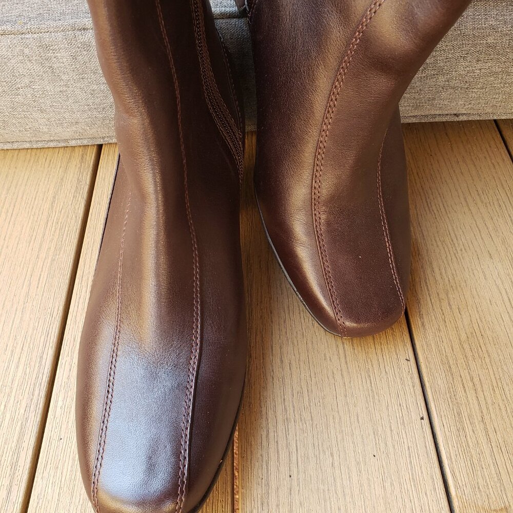 BNWoT CLARKS ARTISIAN leather heel boot 85961 cocoa brown (9) - Picture 4 of 7